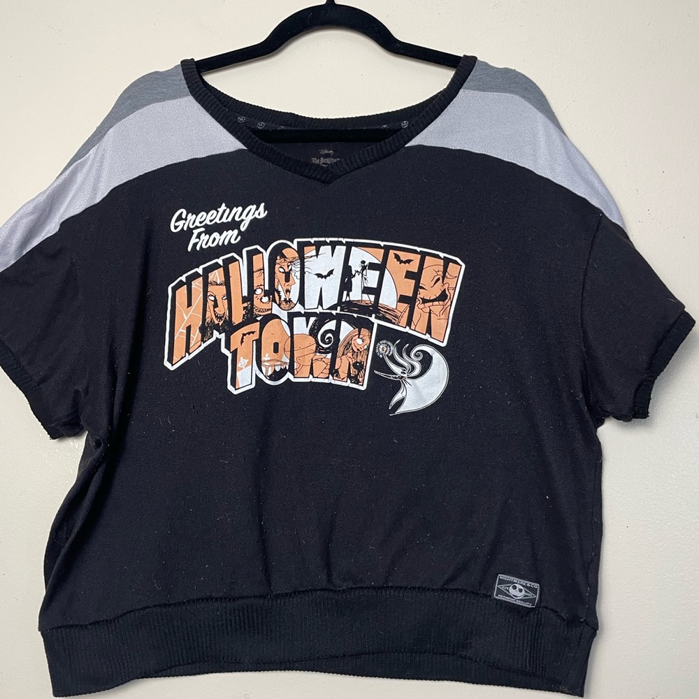Disney Nightmare Before Christmas Women’s Size Large Short Sleeve Crop Top